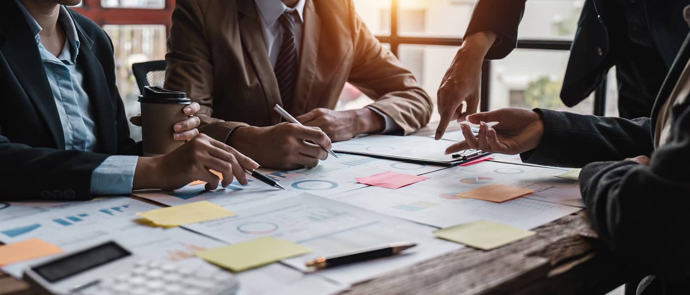 Part-Time CMO Services: When to Hire a Part Time CMO vs Full-Time Executive