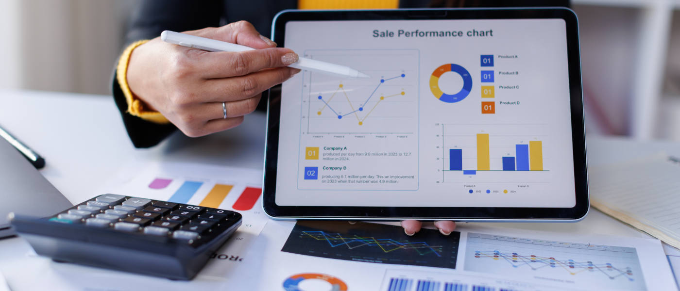 Fractional CMO Services Breakdown: What’s Included, What’s Extra, and What to Watch Out For